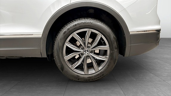 Volkswagen Tiguan Allspace 6 of 12