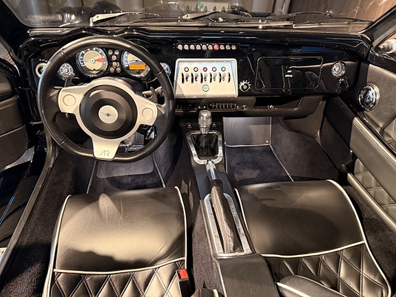 Morgan Aero 8 10 of 13