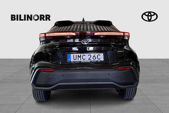 Toyota C-HR 6 of 12