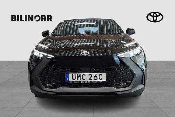 Toyota C-HR 3 of 12