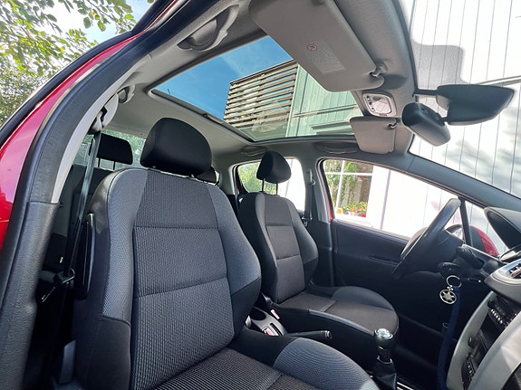 Peugeot 207 4 of 9