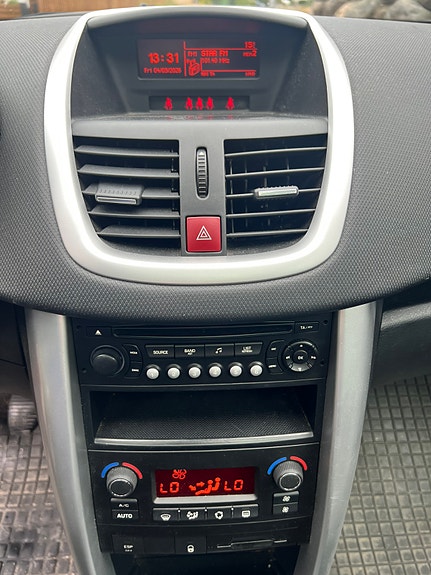 Peugeot 207 8 of 9