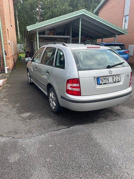 Skoda Fabia 2 of 11