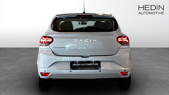 Dacia Sandero 7 of 12