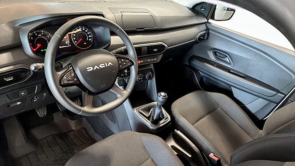Dacia Sandero 12 of 12