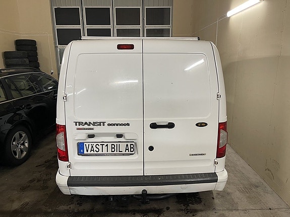 Ford Transit Connect 5 of 11