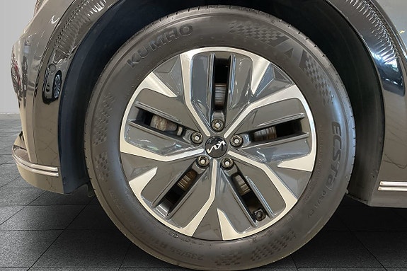 Kia EV6 8 of 18
