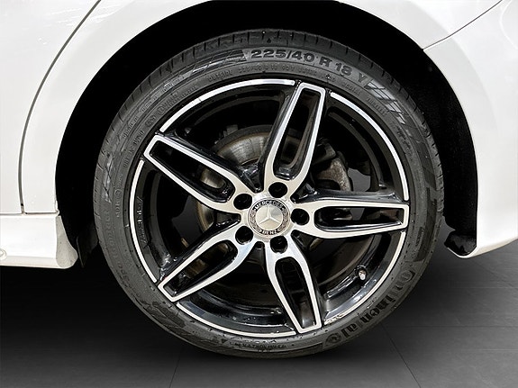 Mercedes-Benz A180 18 of 19