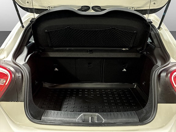 Mercedes-Benz A180 19 of 19