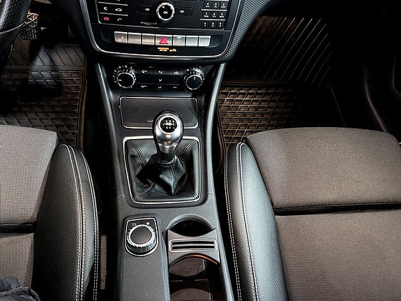 Mercedes-Benz A180 13 of 19