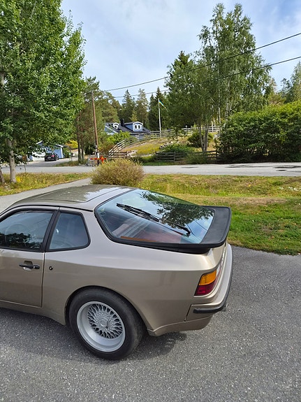 Porsche 944 4 of 9