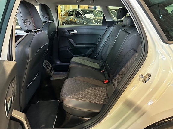Seat Leon 9 of 17