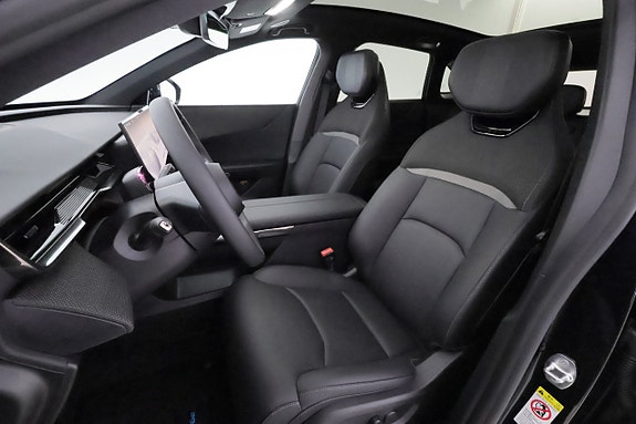 Mazda CX-6e 12 of 30