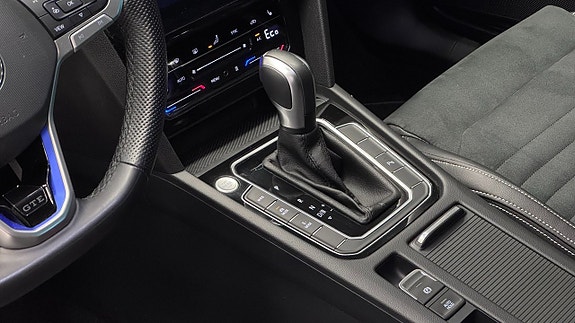 Volkswagen Passat 23 of 25