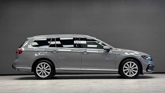Volkswagen Passat 5 of 25