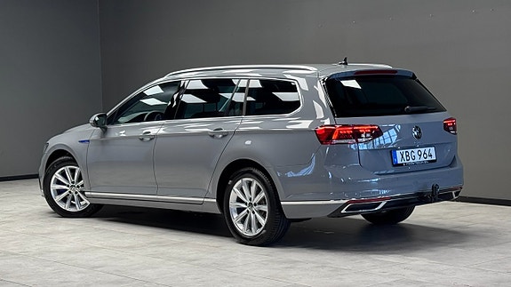 Volkswagen Passat 18 of 25