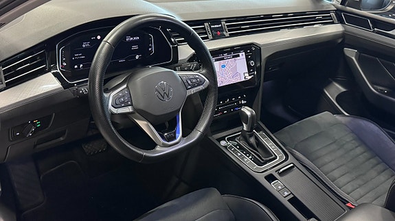 Volkswagen Passat 7 of 25