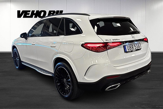 Mercedes-Benz GLC300 e 4 of 26