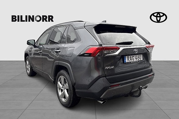 Toyota RAV4 4 of 13