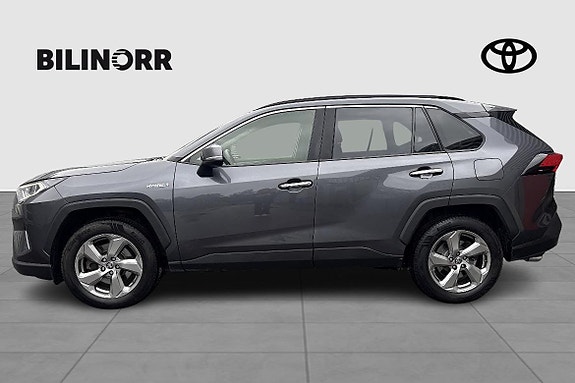 Toyota RAV4 3 of 13