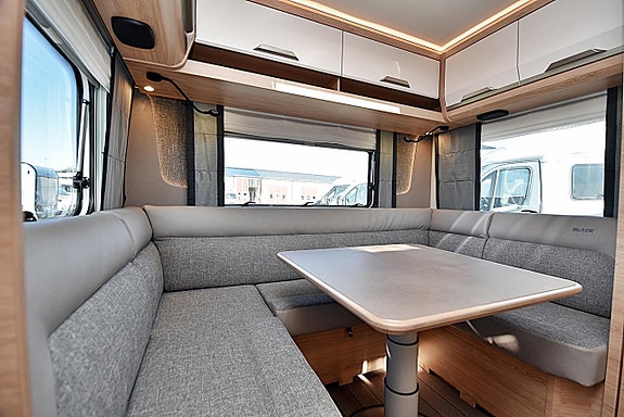 Knaus 500 EU Südwind Black Selection, Långbäddar 6 of 27