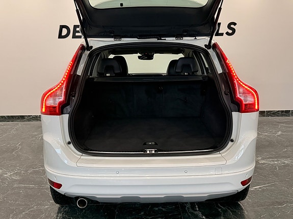 Volvo XC60 9 of 23