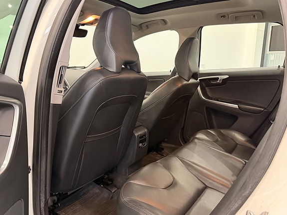Volvo XC60 16 of 23