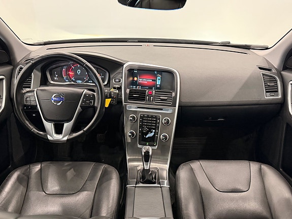Volvo XC60 11 of 23