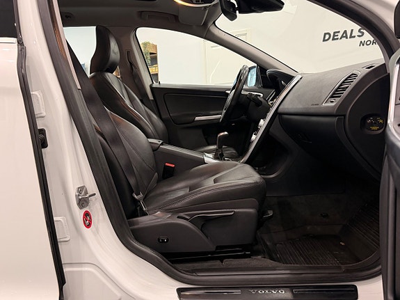 Volvo XC60 14 of 23