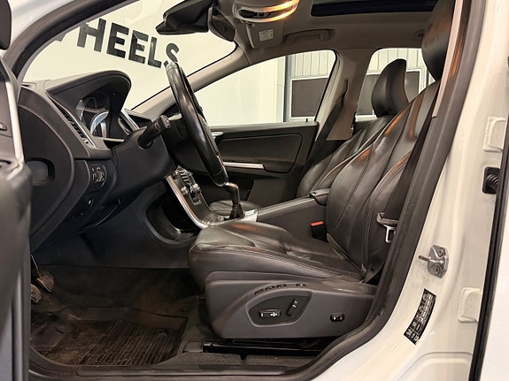 Volvo XC60 13 of 23