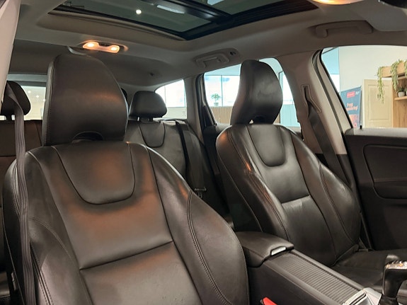 Volvo XC60 17 of 23