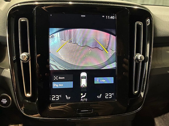 Volvo XC40 19 of 19