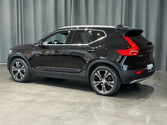 Volvo XC40 6 of 19