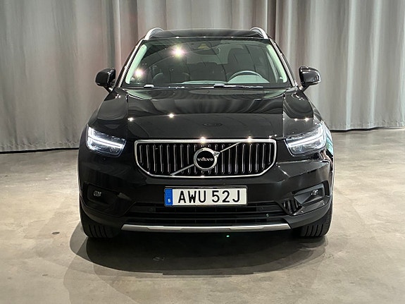 Volvo XC40 3 of 19