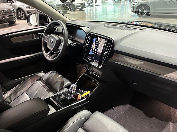 Volvo XC40 14 of 19