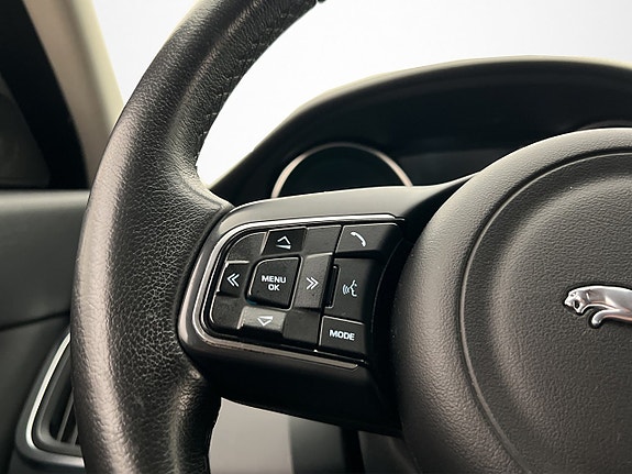 Jaguar E-PACE 21 of 26