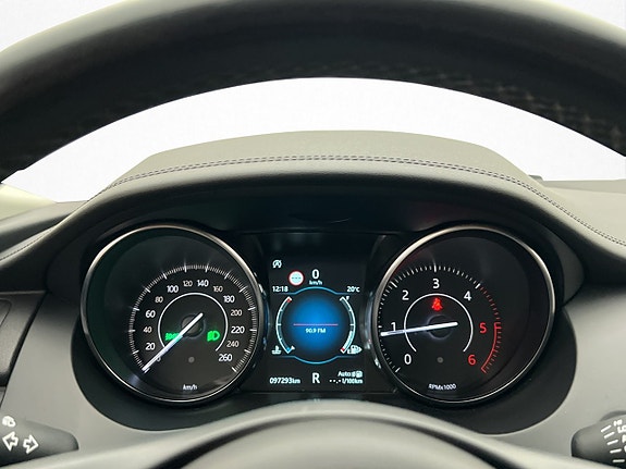 Jaguar E-PACE 14 of 26
