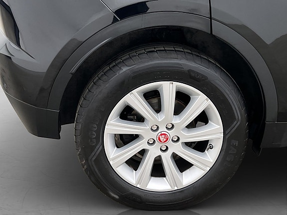 Jaguar E-PACE 25 of 26