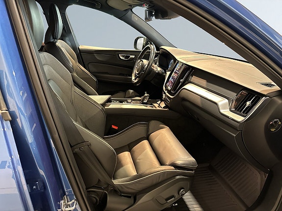 Volvo XC60 10 of 24