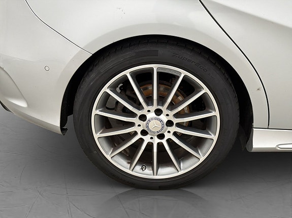 Mercedes-Benz B180 25 of 26