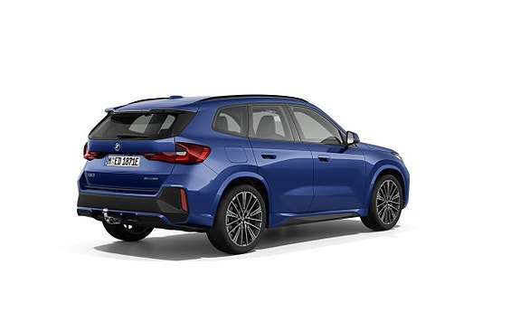 BMW iX1 3 of 4