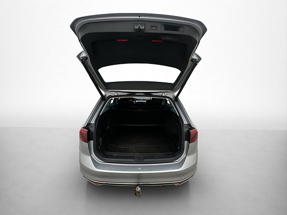 Volkswagen Passat 9 of 29