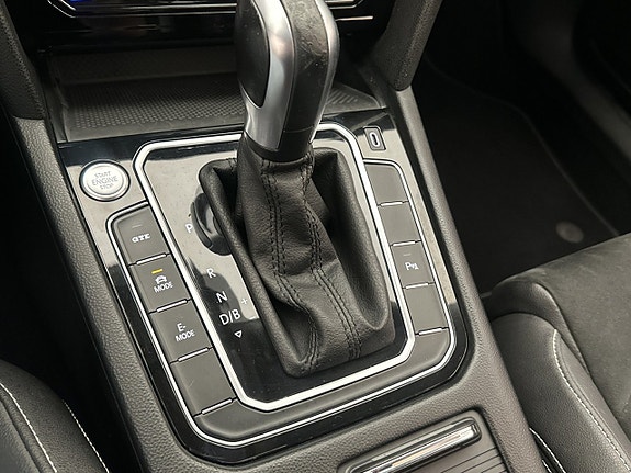Volkswagen Passat 19 of 29