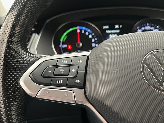 Volkswagen Passat 14 of 29
