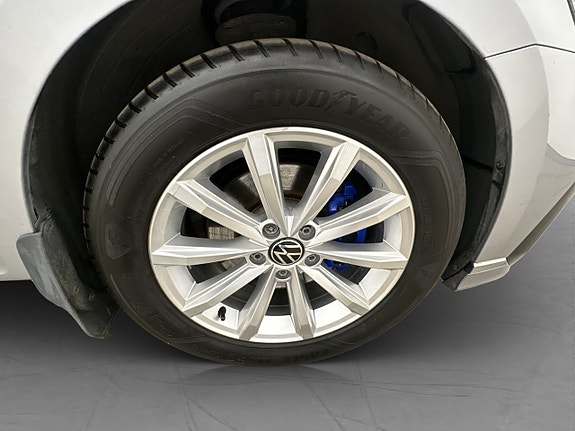 Volkswagen Passat 29 of 29