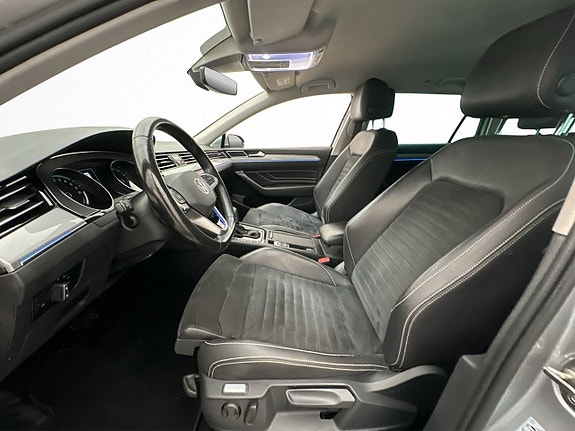 Volkswagen Passat 12 of 29