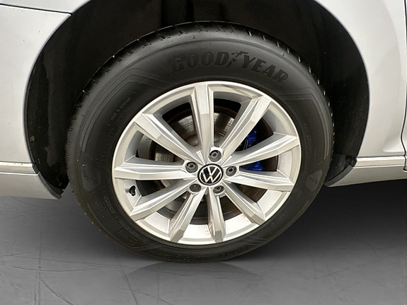 Volkswagen Passat 28 of 29