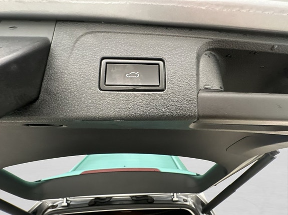 Volkswagen Passat 10 of 29