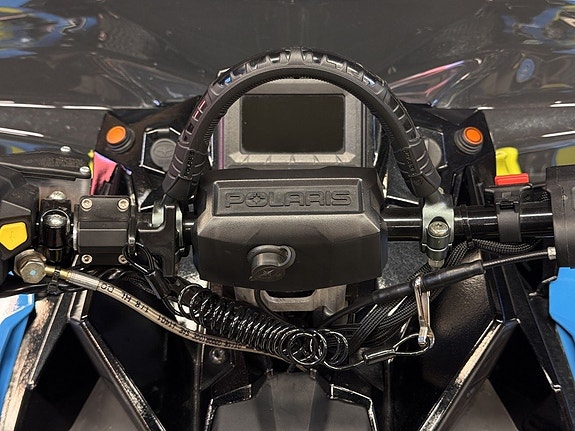 Polaris Polaris 800 Titan XC 155 Pidd 2019 21 of 21