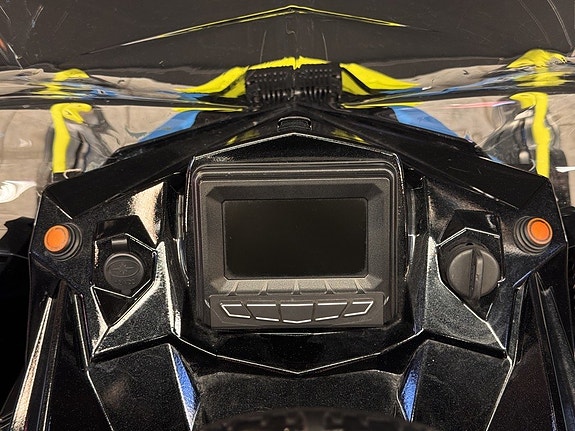 Polaris Polaris 800 Titan XC 155 Pidd 2019 19 of 21
